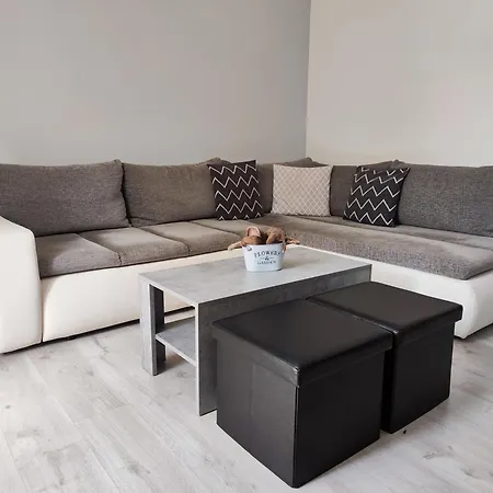 Kuzmanyho Centrum Apartment